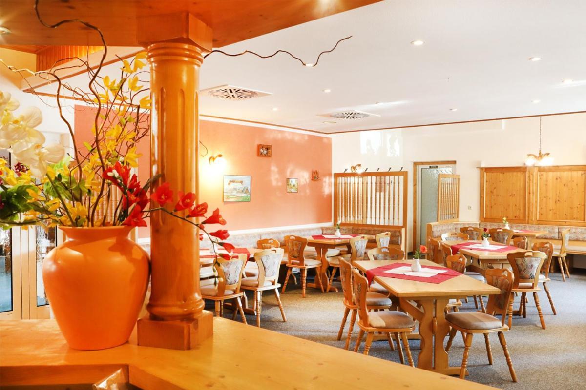 Hotel "Zum Einsiedler" Deutschneudorf ภายนอก รูปภาพ
