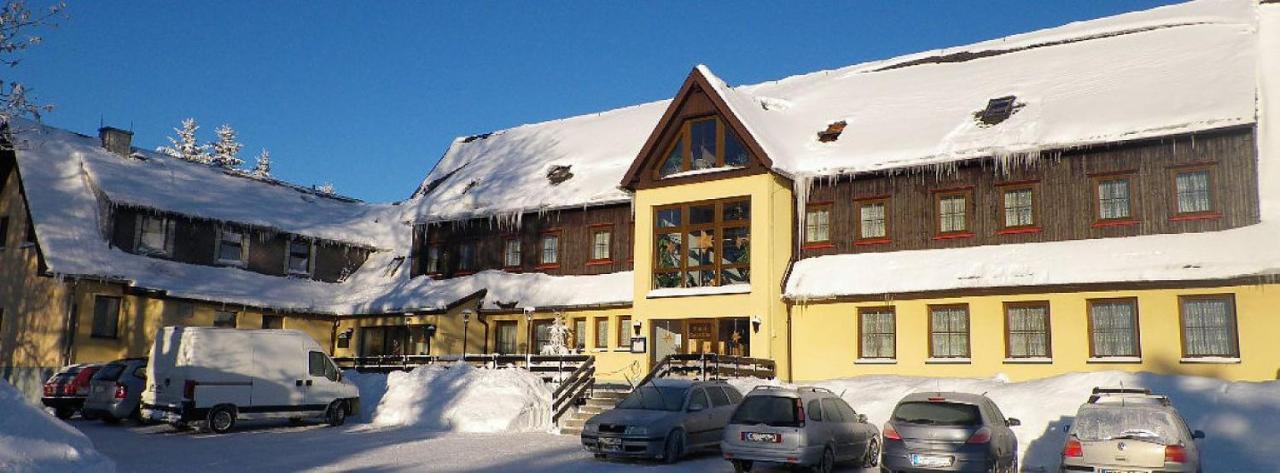 Hotel "Zum Einsiedler" Deutschneudorf ภายนอก รูปภาพ